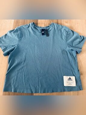 adidas  Blue/teal Short Sleeve Crew Neck Tee Sz s